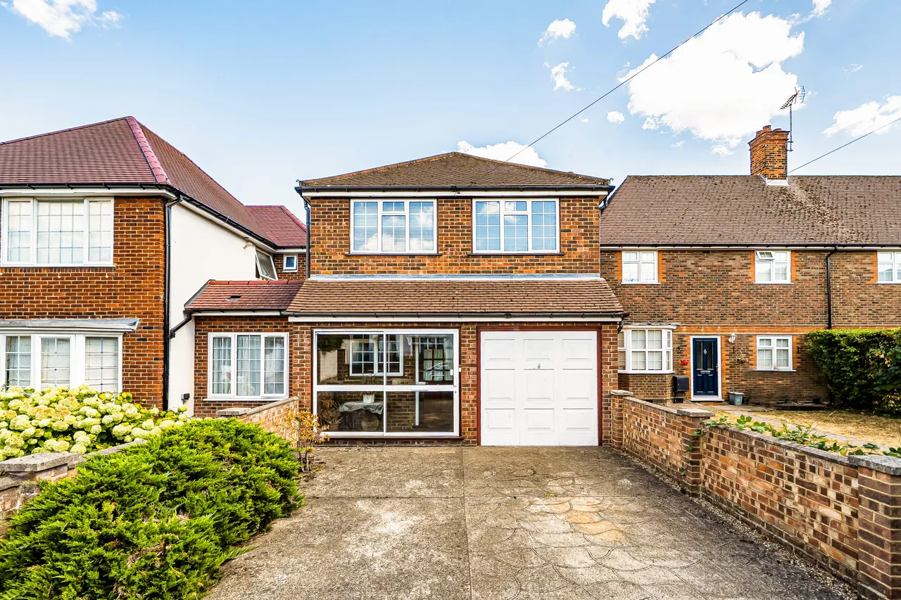 3 bed house for sale — Manor Close, Ruislip, HA4