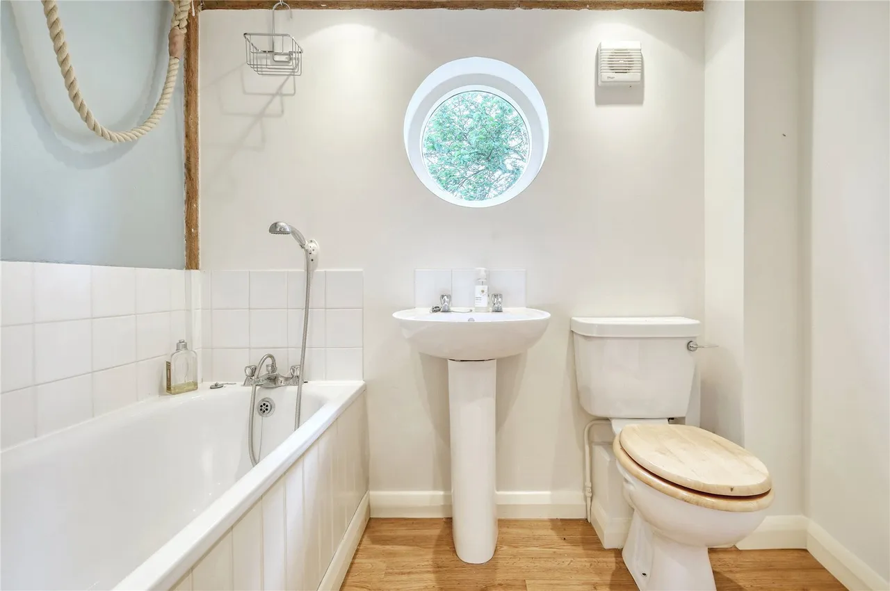 Lamb Lane, Sible Hedingham, CO9, photo 32