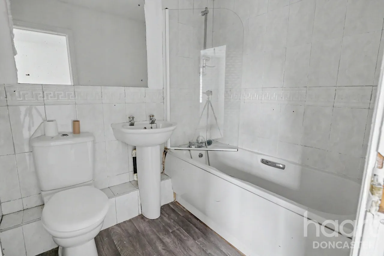 Coniston Drive, Balby, DN4, photo 14