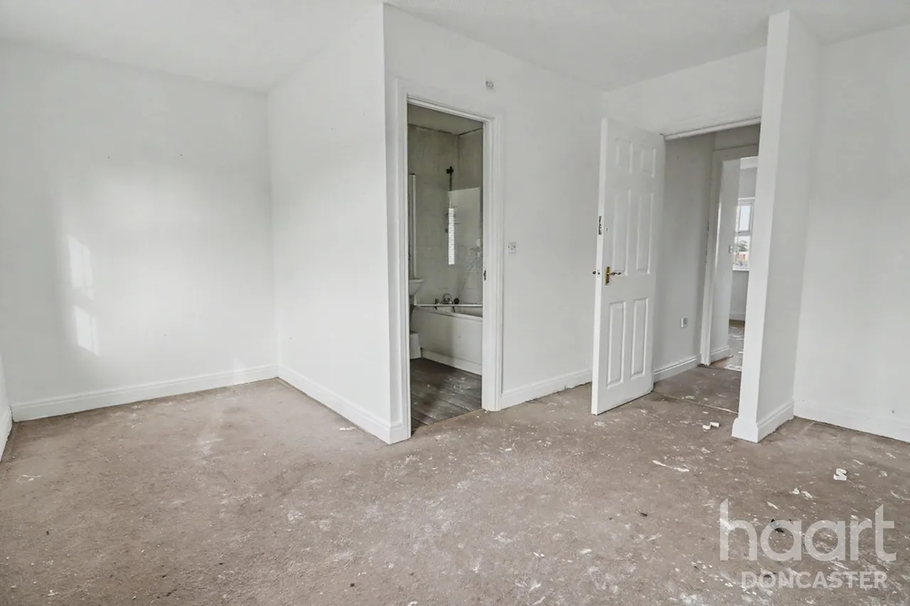 Coniston Drive, Balby, DN4, photo 13