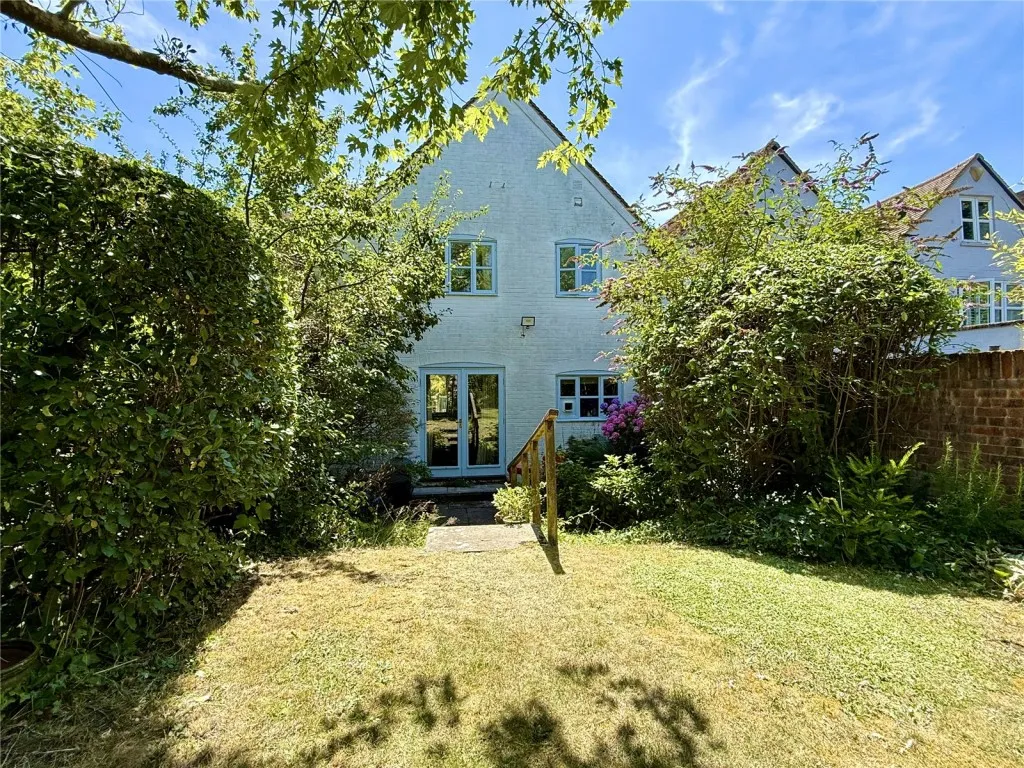 2 bed house for sale, Lymington, Hampshire