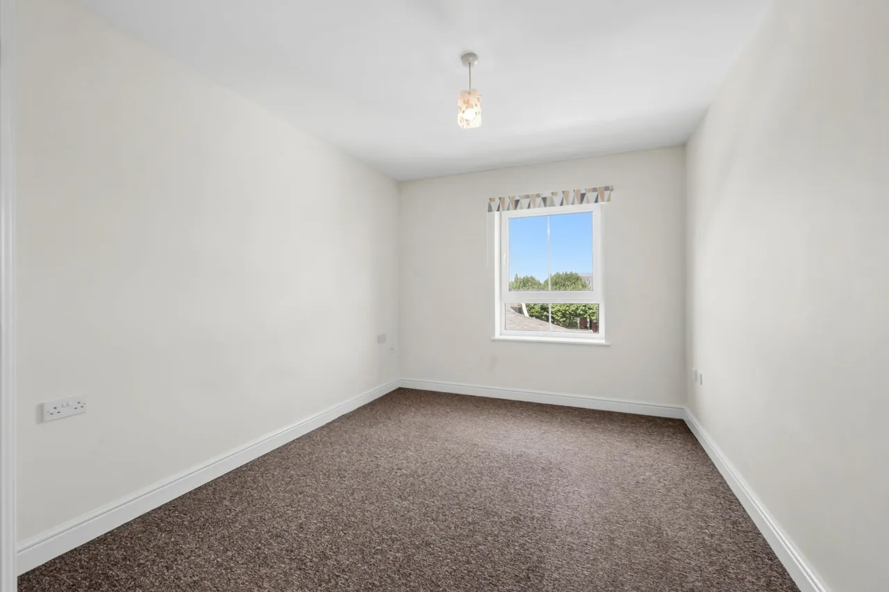 Palmyra Square North, Warrington, WA1, photo 4