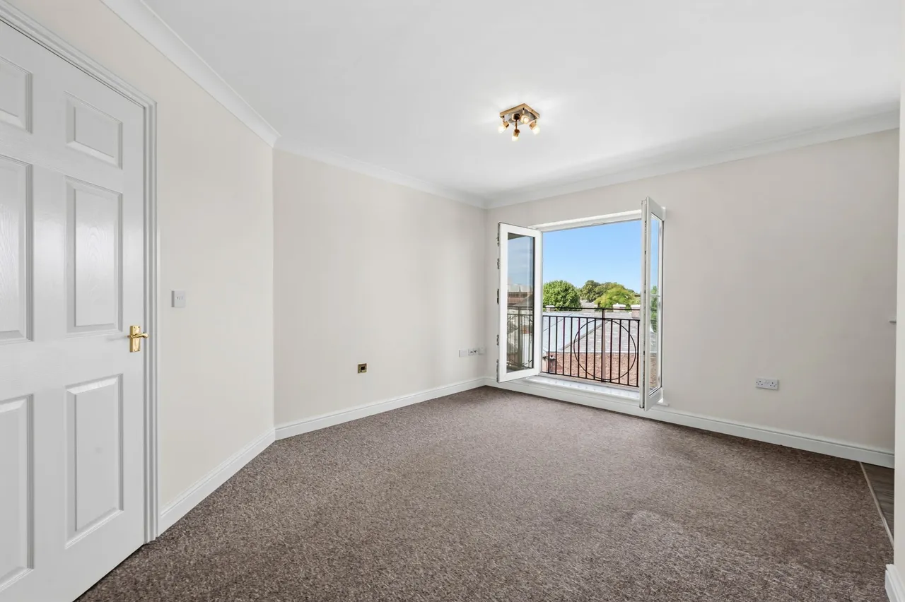 Palmyra Square North, Warrington, WA1, photo 2