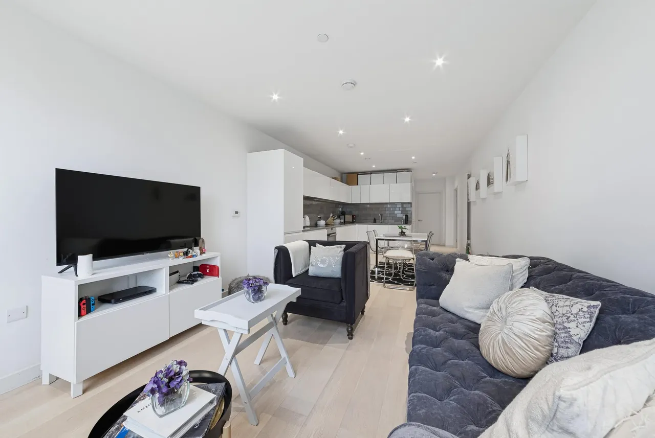 Schooner Road, London, E16, photo 3