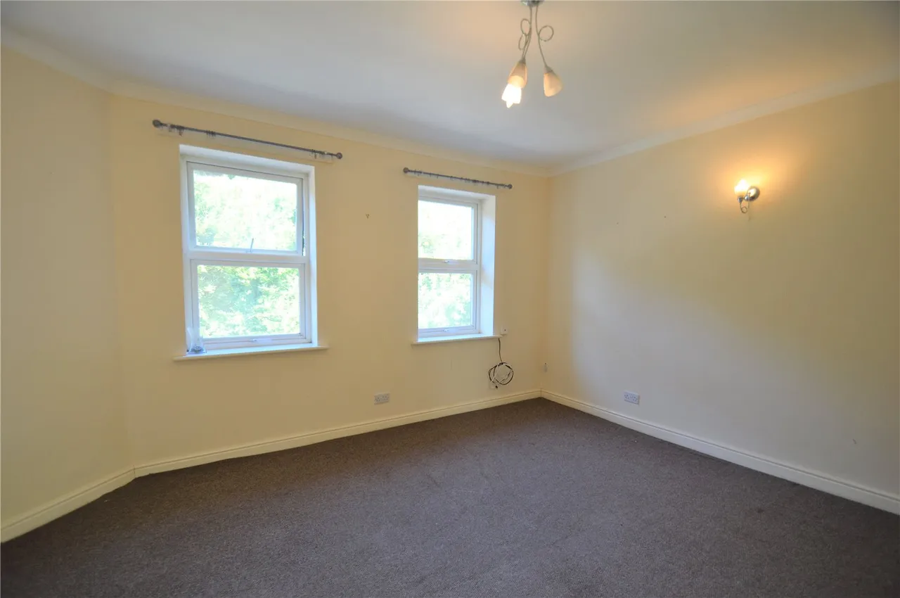 Godstone Road, Kenley, CR8, photo 2