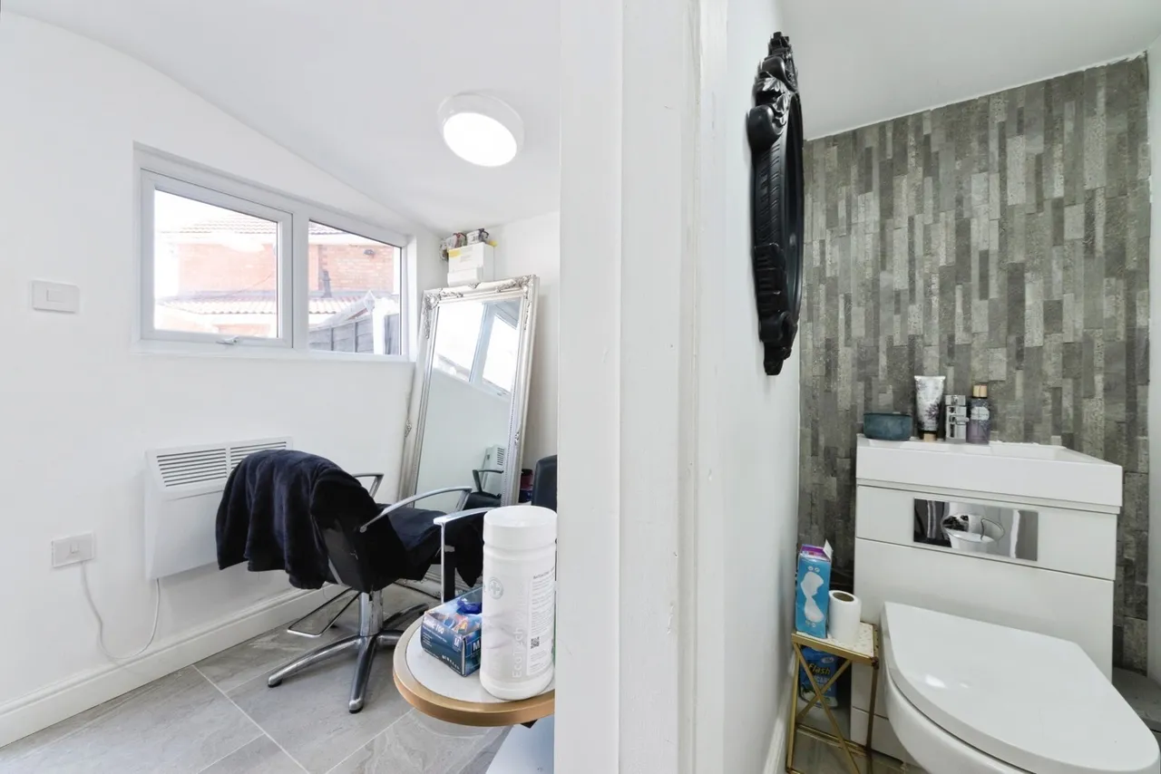 Sunningdale Road, Birmingham, B11, photo 16