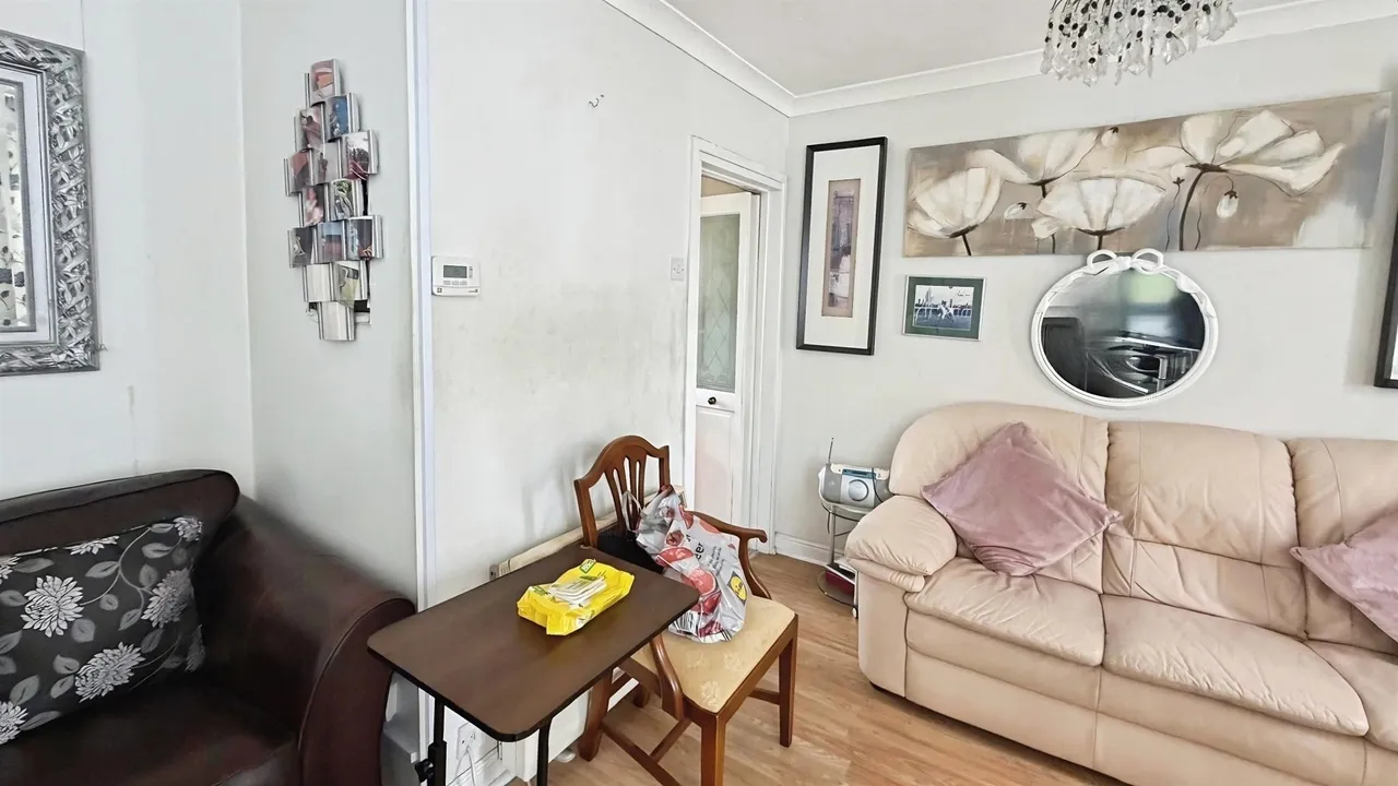 London Road, Clacton-On-Sea, CO16, photo 3