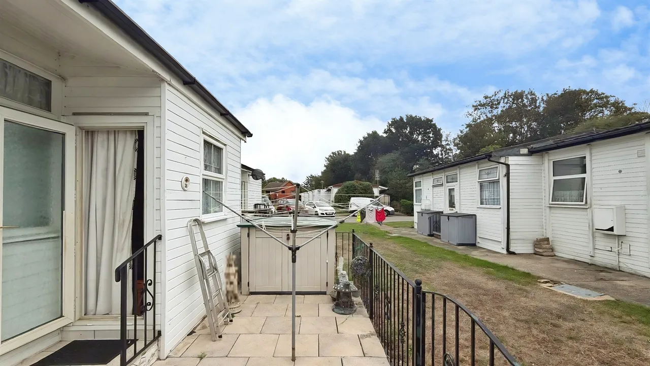 London Road, Clacton-On-Sea, CO16, photo 8