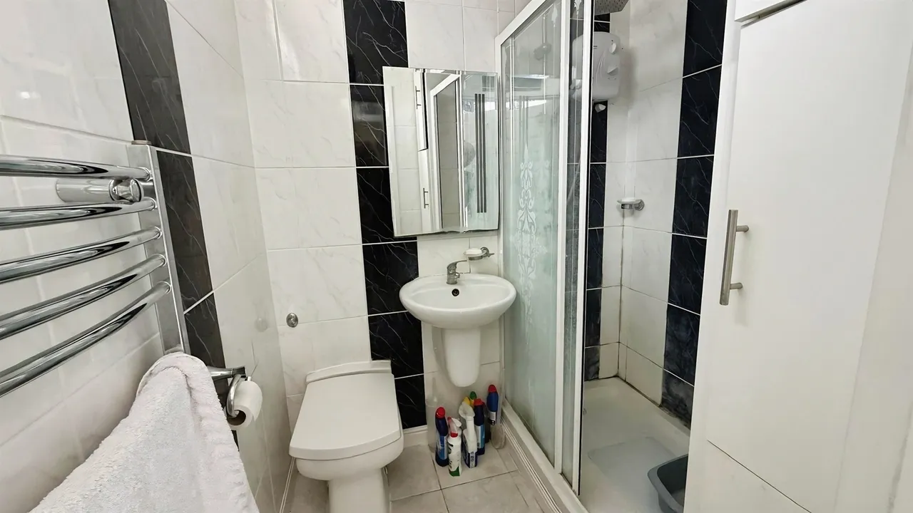 London Road, Clacton-On-Sea, CO16, photo 5