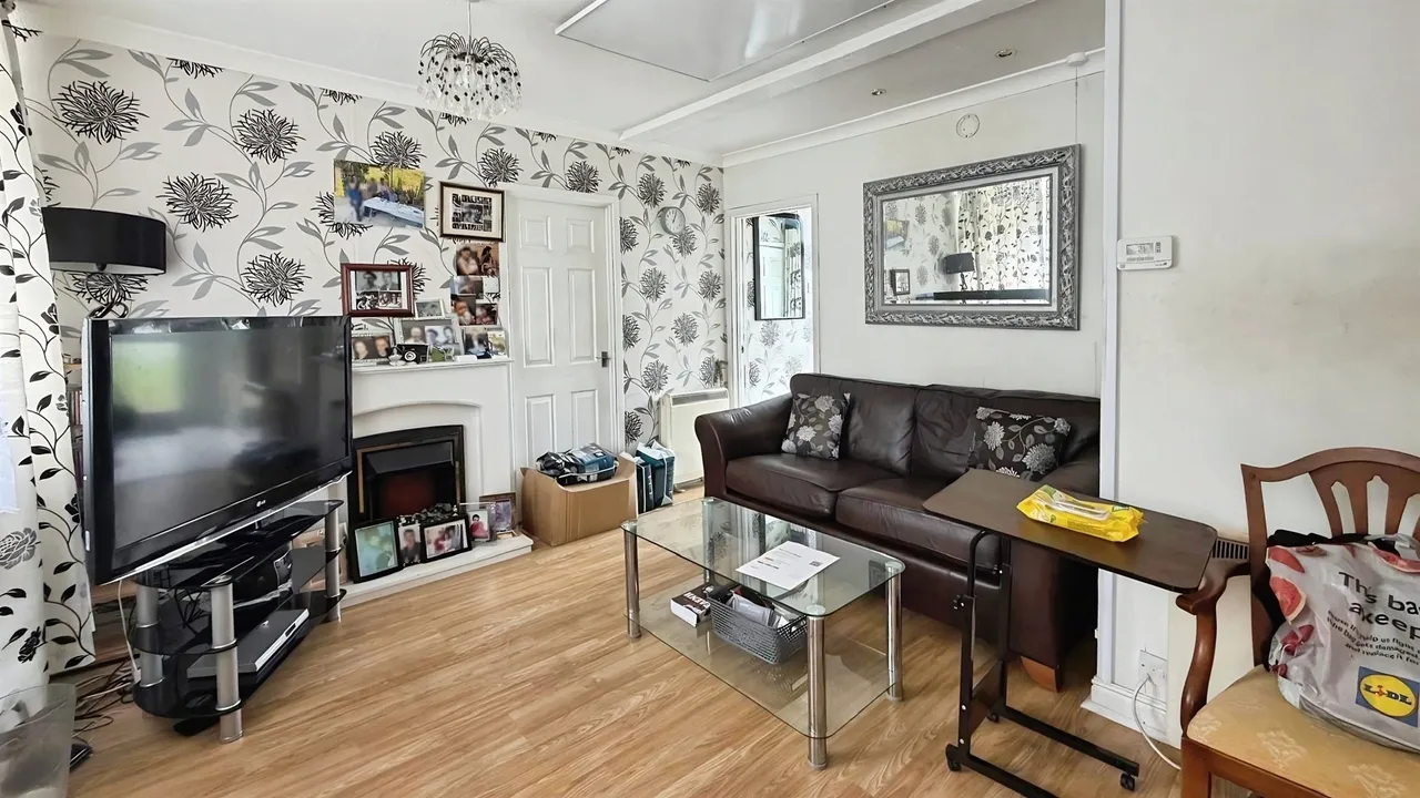 London Road, Clacton-On-Sea, CO16, photo 2