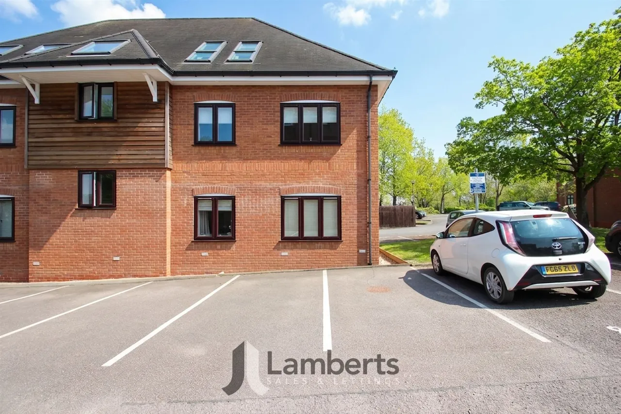 1 Manor View Berrington Close, Redditch, photo 18