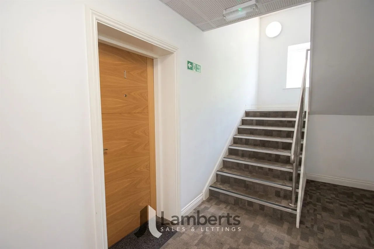 1 Manor View Berrington Close, Redditch, photo 17
