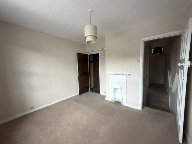 Endsleigh Road, Merstham, RH1, photo 3