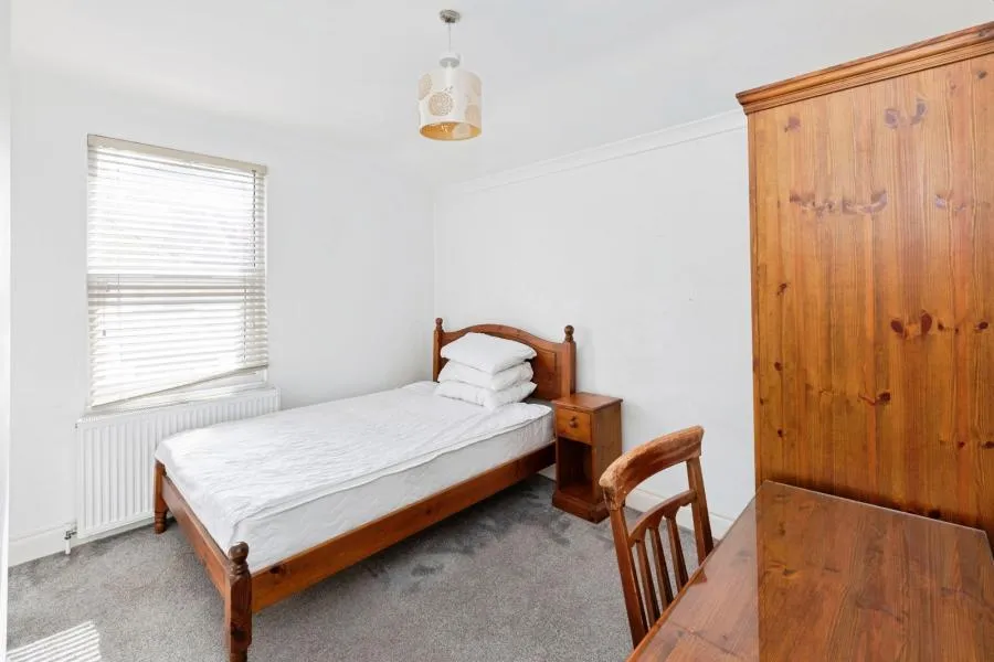 1 bed property to rent, Durham Road, London, E16