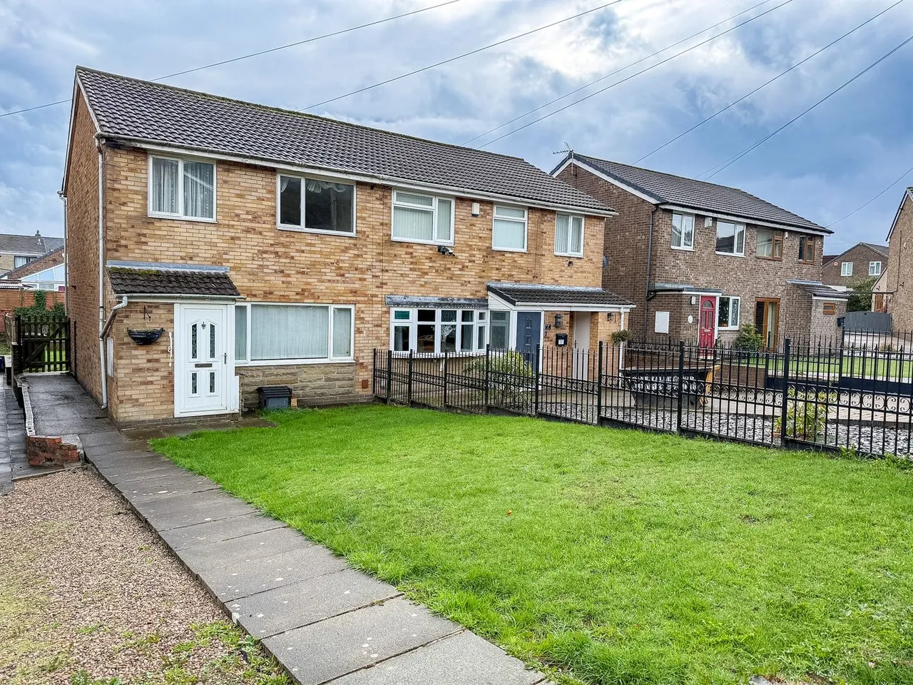 3 bed house for sale, Banks Grove, Golcar
