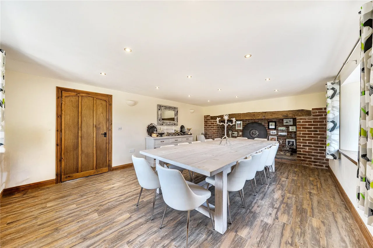 Bettws Cedewain, Newtown, photo 9