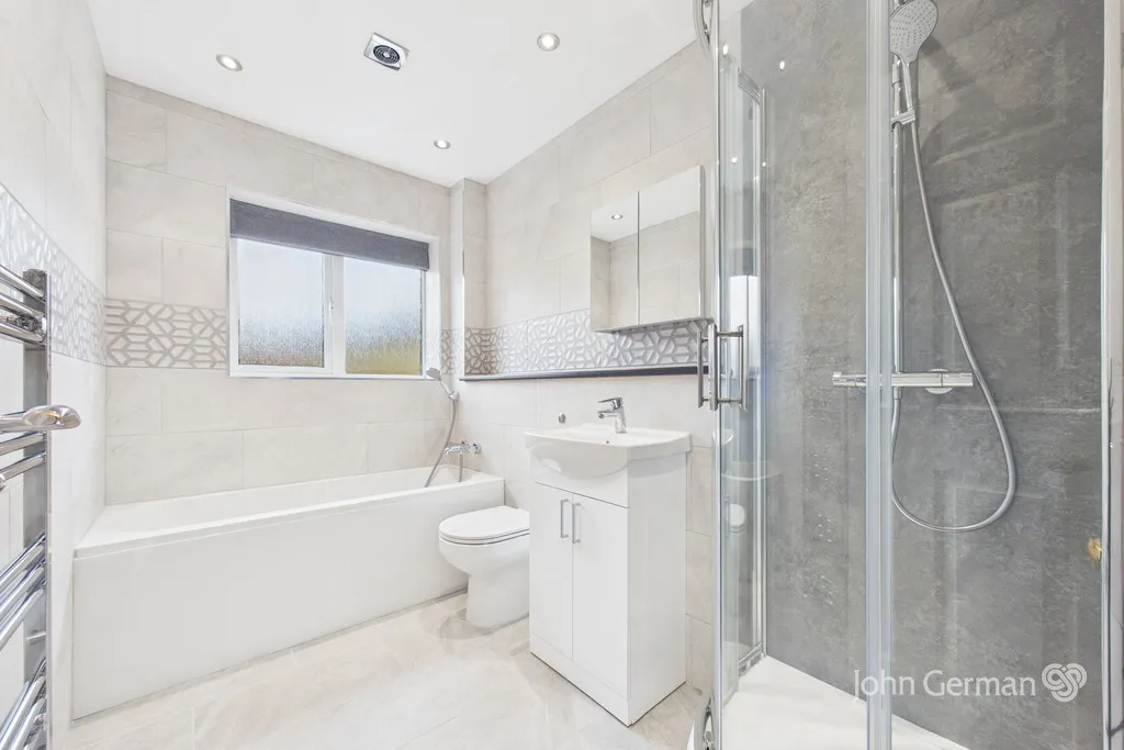 Demontfort Way, Uttoxeter, photo 31