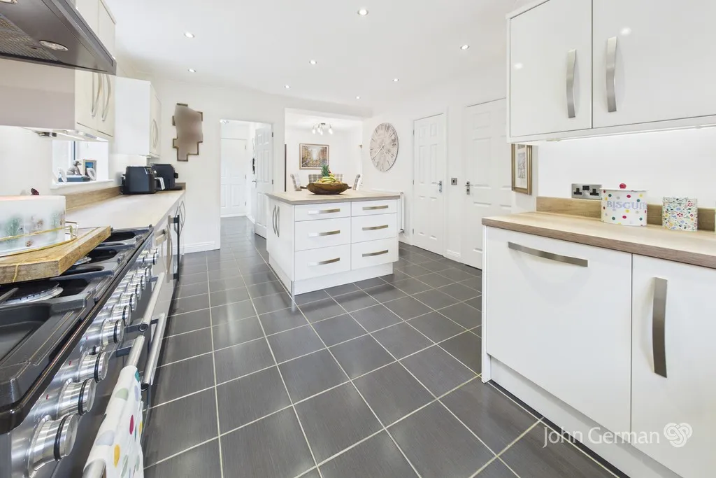 Demontfort Way, Uttoxeter, photo 3