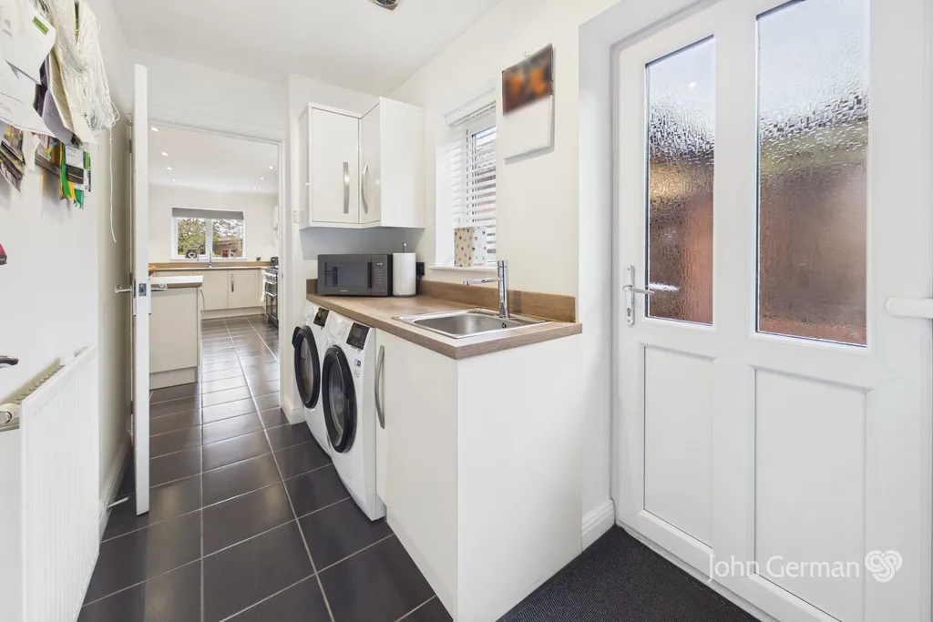 Demontfort Way, Uttoxeter, photo 13