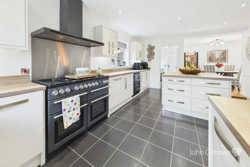 Demontfort Way, Uttoxeter, photo 10