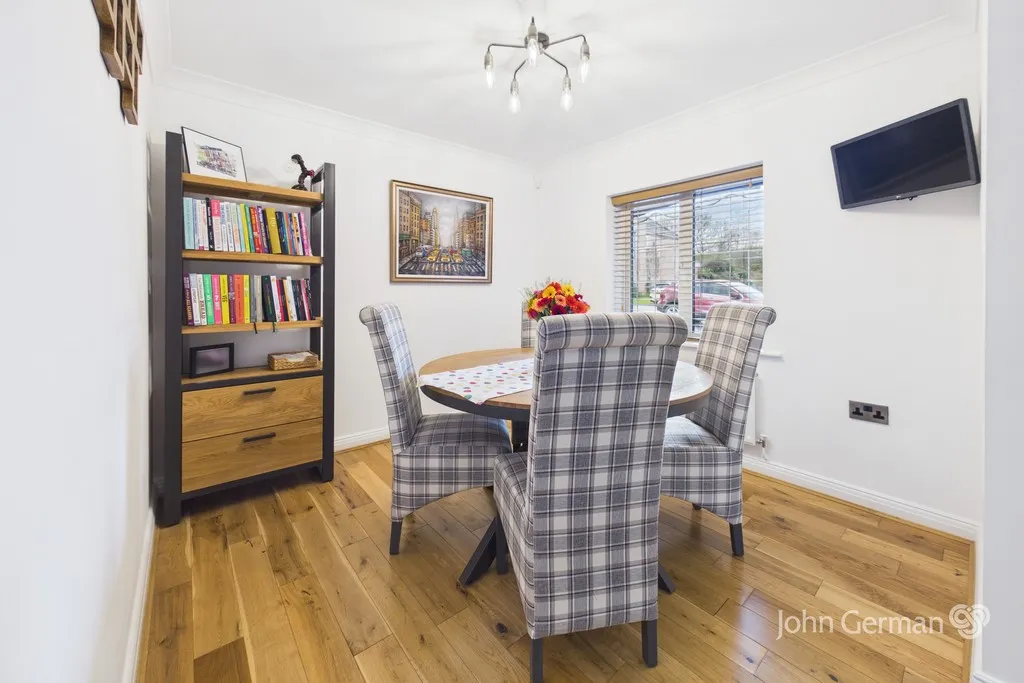 Demontfort Way, Uttoxeter, photo 6