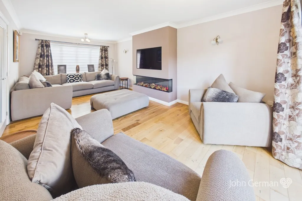 Demontfort Way, Uttoxeter, photo 4