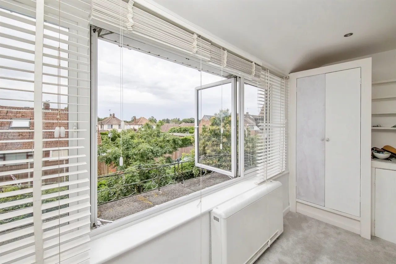 Blenheim Drive, Colchester, photo 6