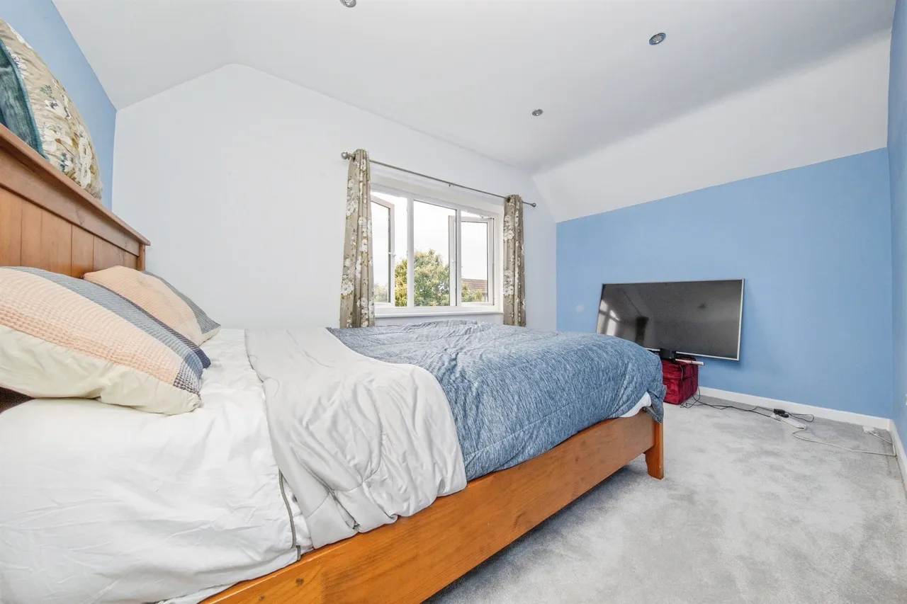 Blenheim Drive, Colchester, photo 10