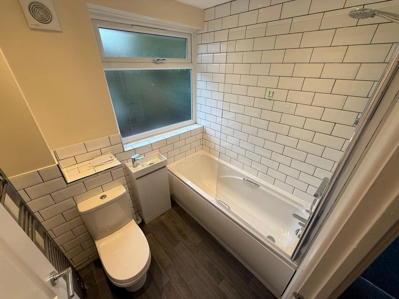 Oversetts Court, Newhall, DE11, photo 9