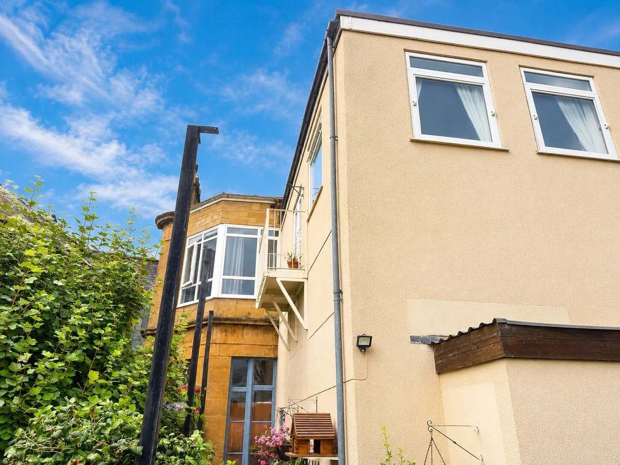 2 bed flat for sale — Market Street, Crewkerne