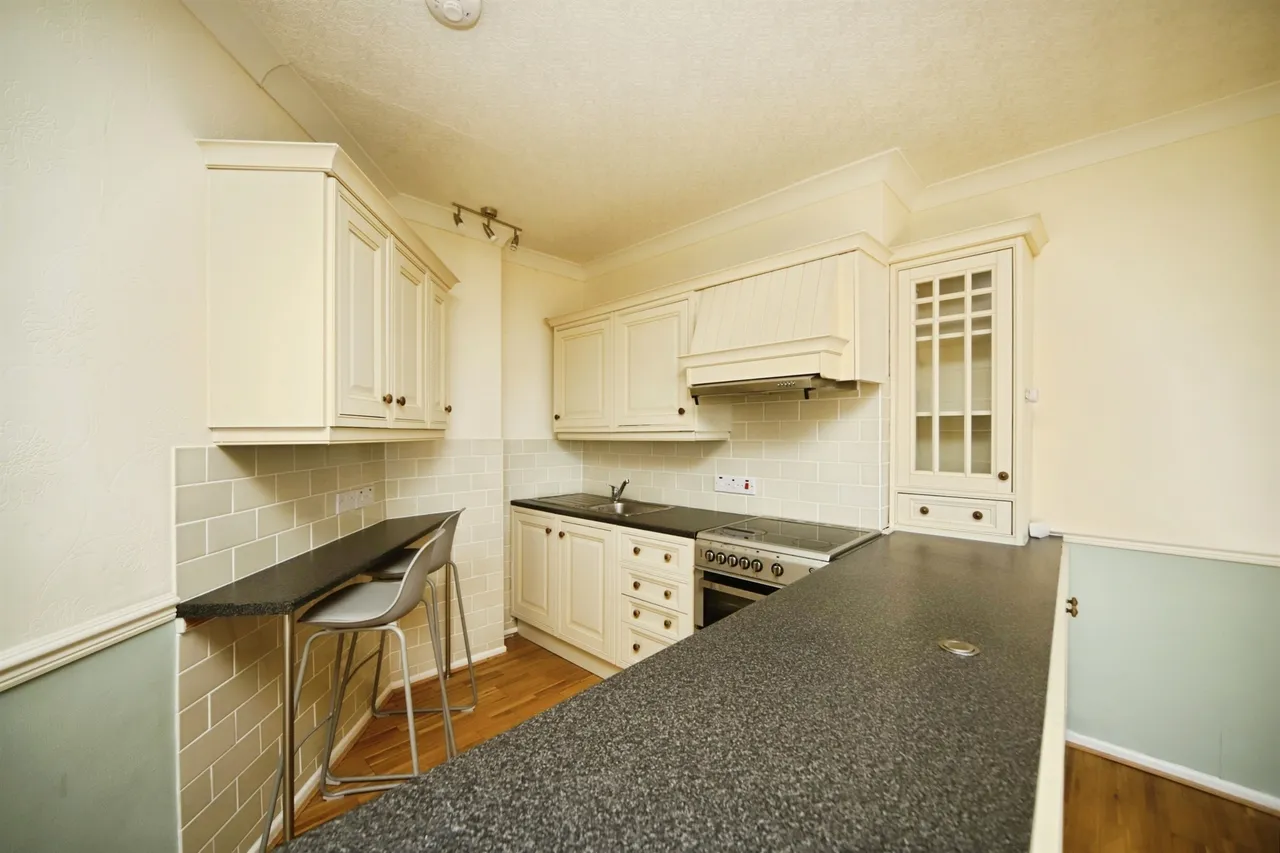 Market Street, Crewkerne, photo 4