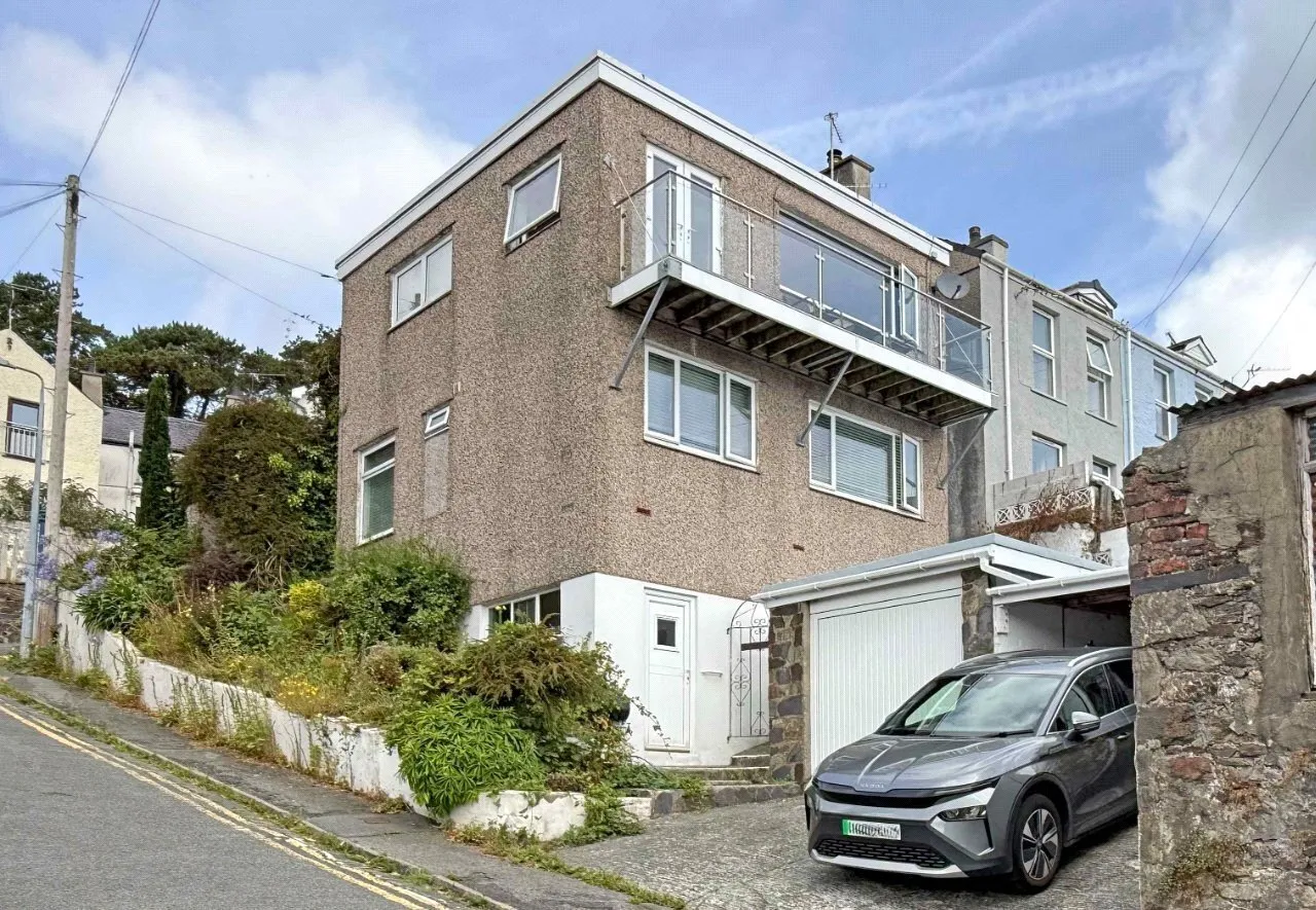3 bed house for sale, Garth Hill, Bangor, LL57