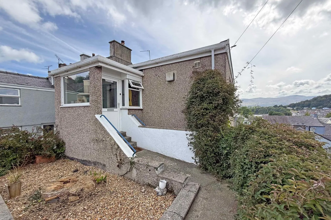 Garth Hill, Bangor, LL57, photo 8