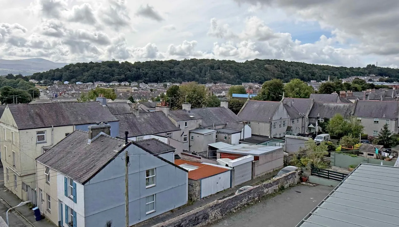 Garth Hill, Bangor, LL57, photo 20