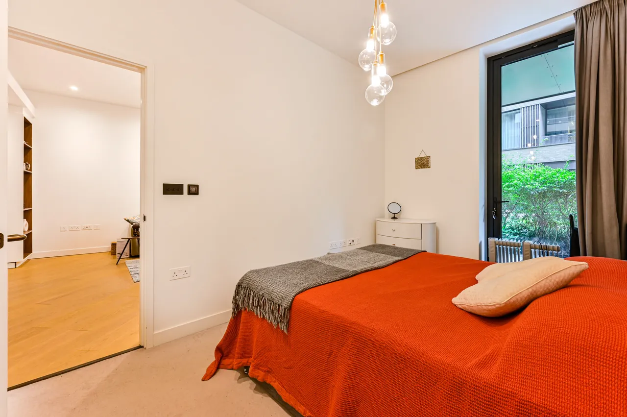 Apartment 3, 5 Wood Crescent, London, photo 9
