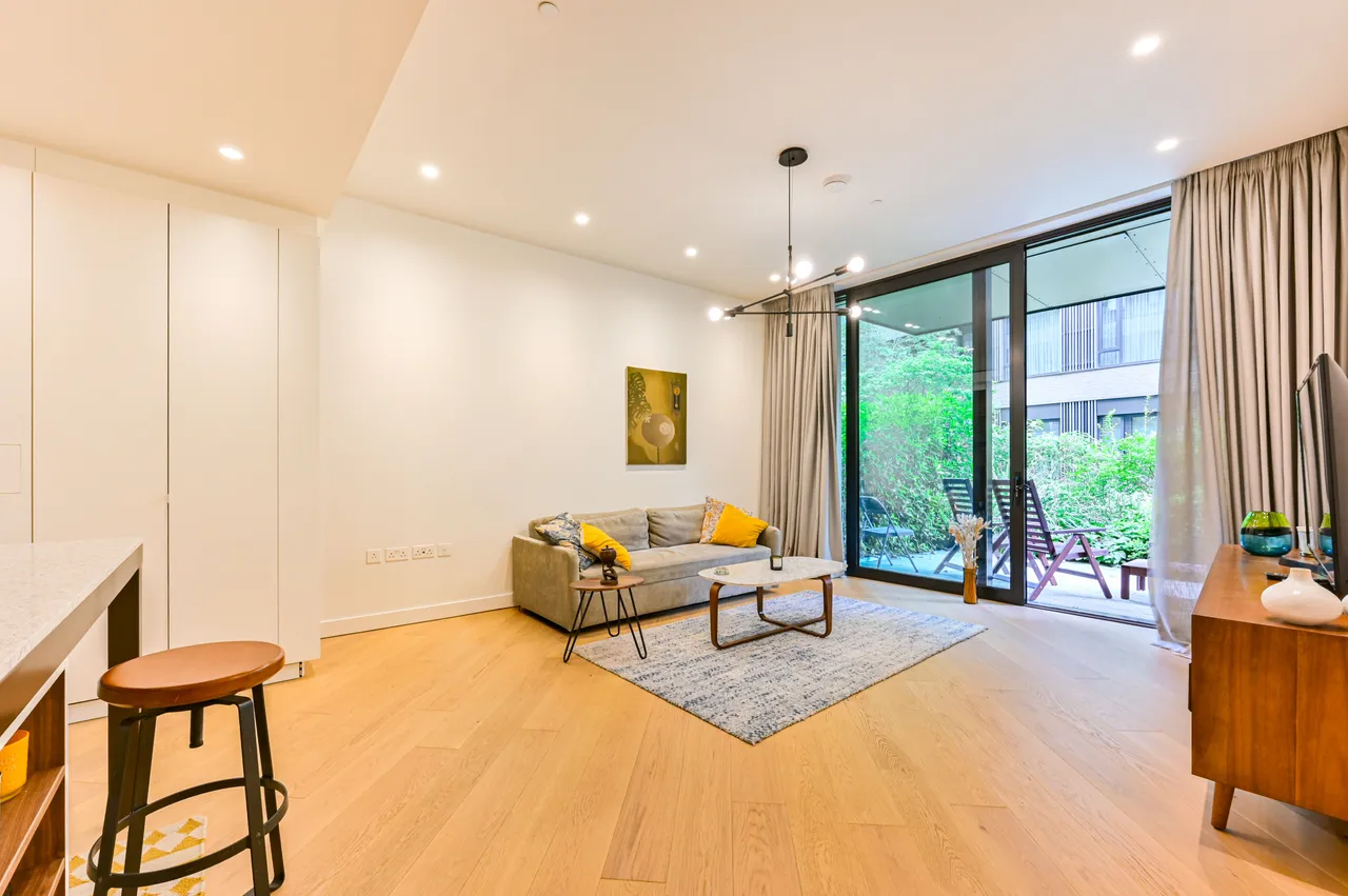 Apartment 3, 5 Wood Crescent, London, photo 6