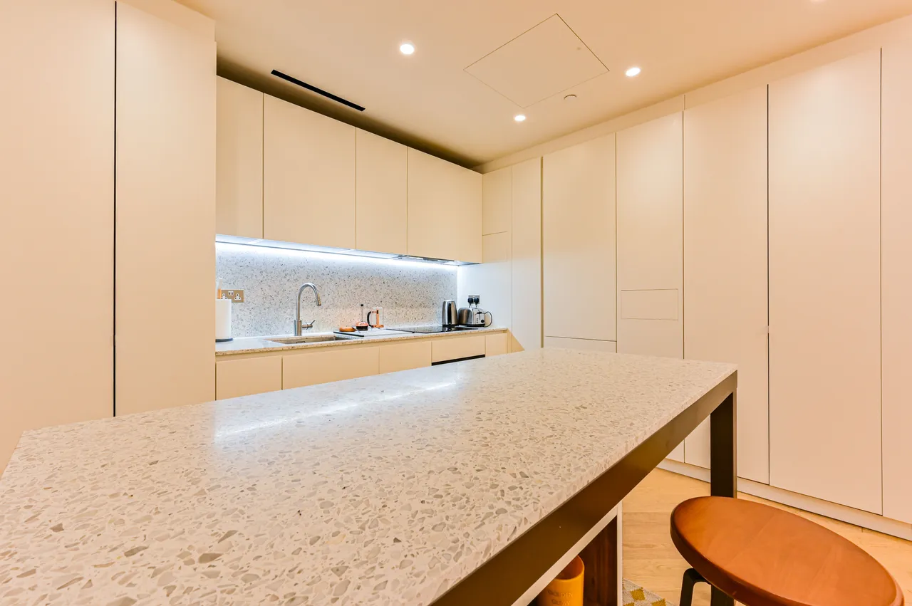 Apartment 3, 5 Wood Crescent, London, photo 5