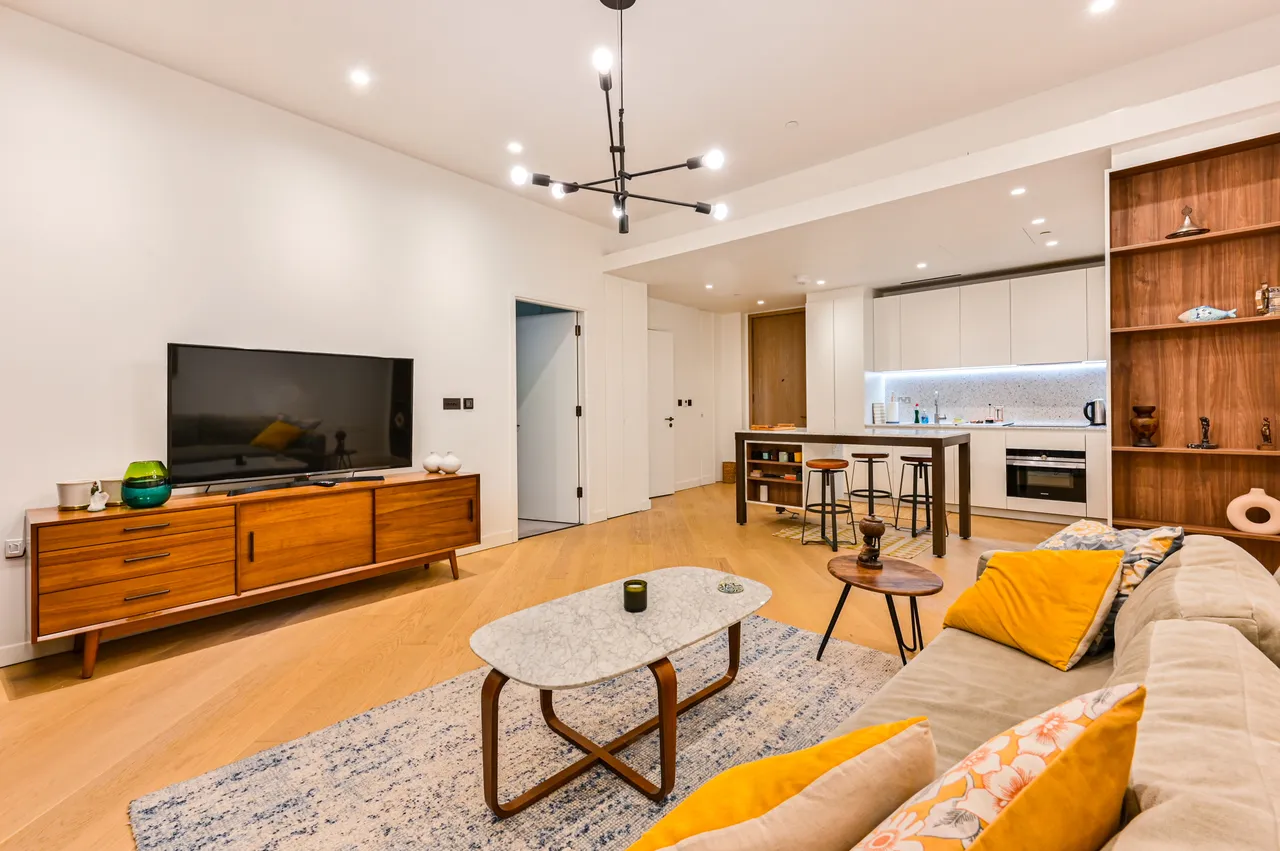 Apartment 3, 5 Wood Crescent, London, photo 2