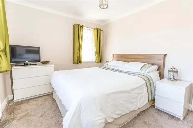 Primrose Avenue, Romford, RM6, photo 3