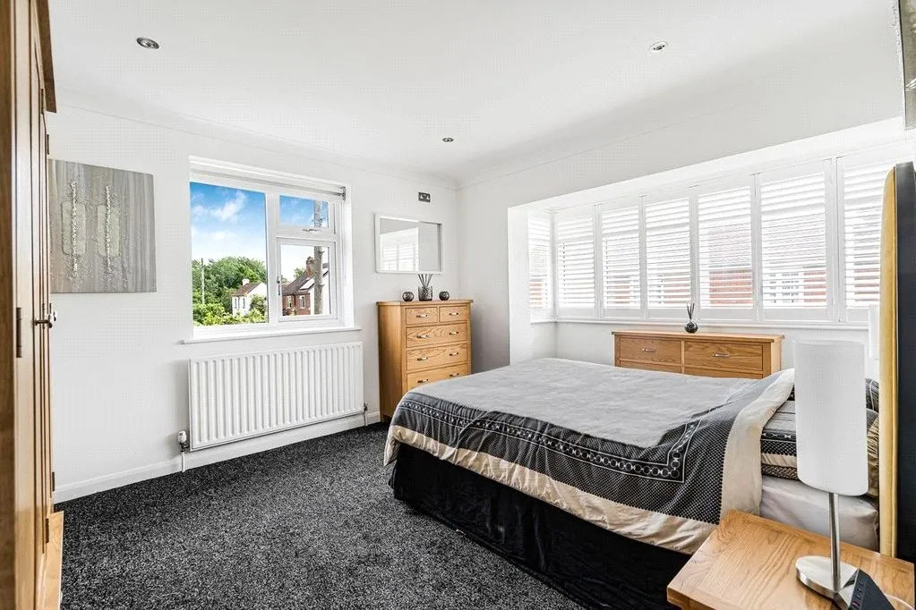 St. Georges Road, Badshot Lea, Farnham, Surrey, GU9 9LX, photo 11
