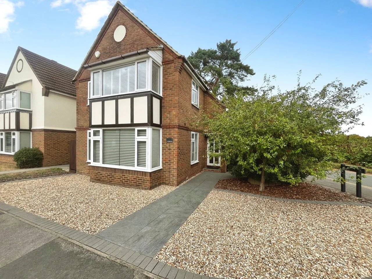 5 bed house for sale — St. Georges Road, Badshot Lea, Farnham, Surrey, GU9 9LX