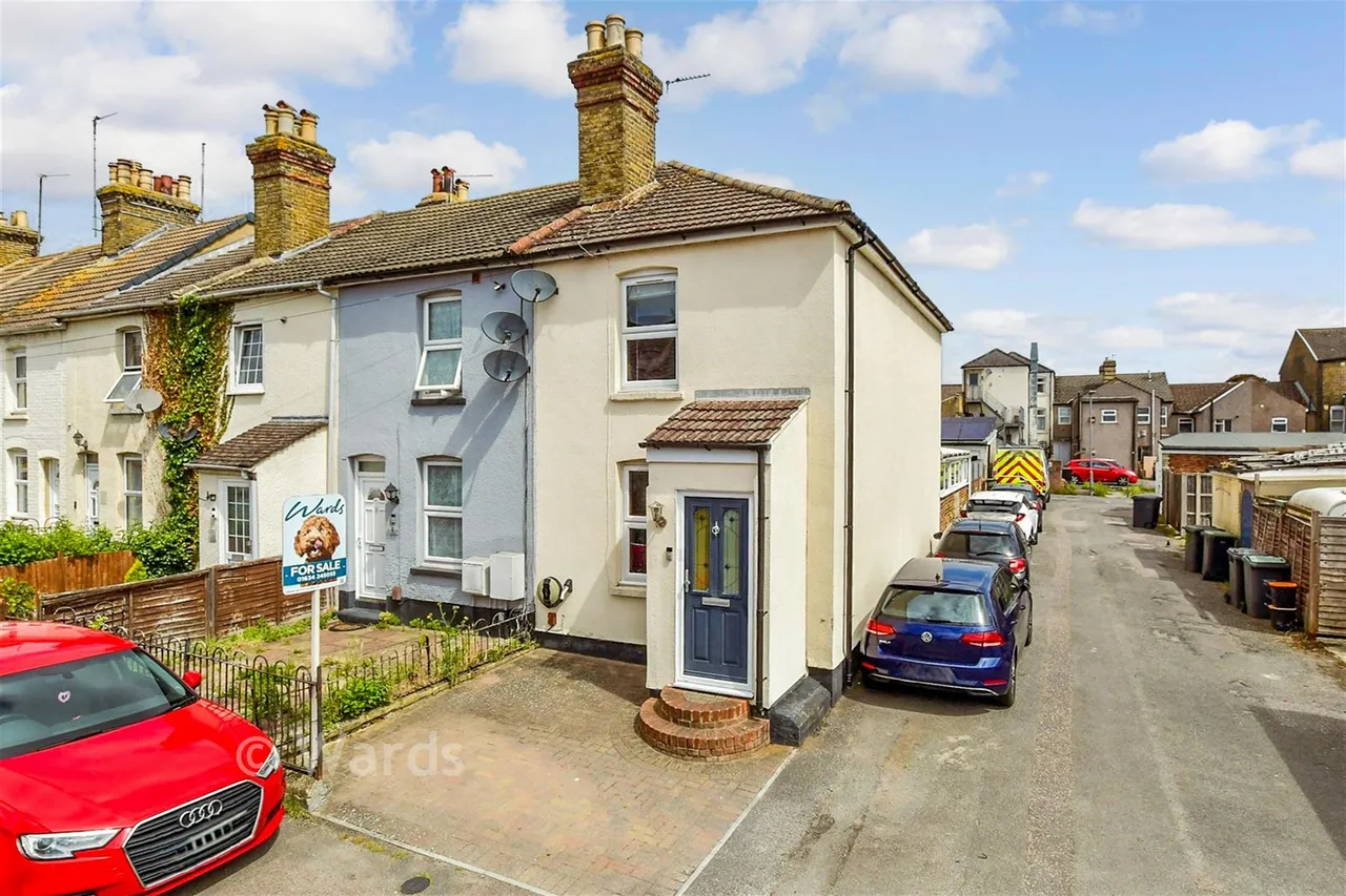 3 bed house for sale, Portland Place, Snodland, ME6