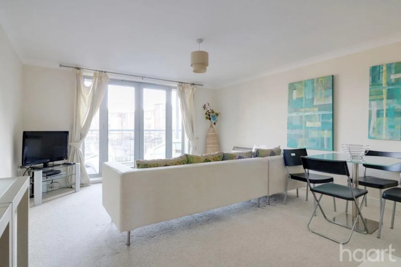 2 bed flat to rent, Kelvin Gate, RG12
