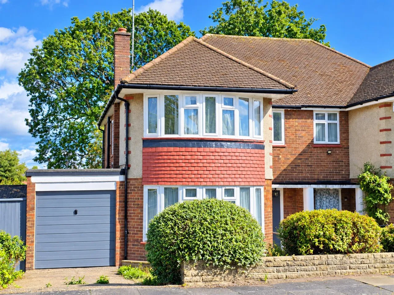 3 bed house to rent — South Lodge Drive, Southgate, N14
