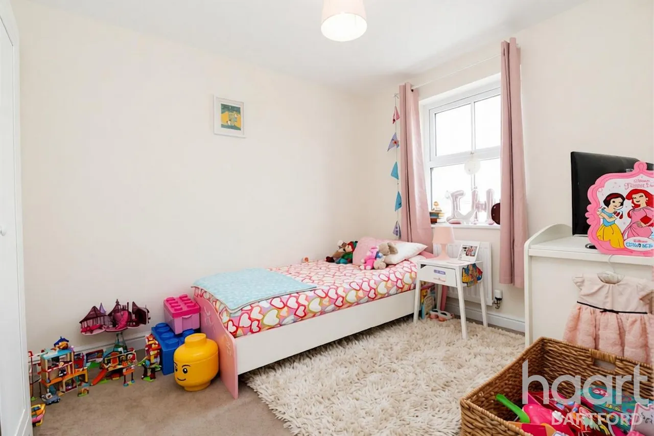 Ebbsfleet Green, DA10, photo 9