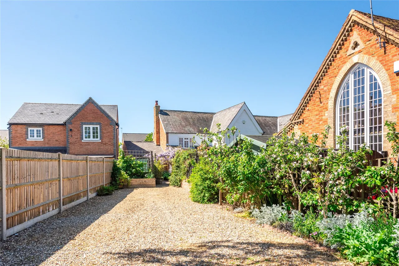 London Road, Broughton, MK10, photo 20