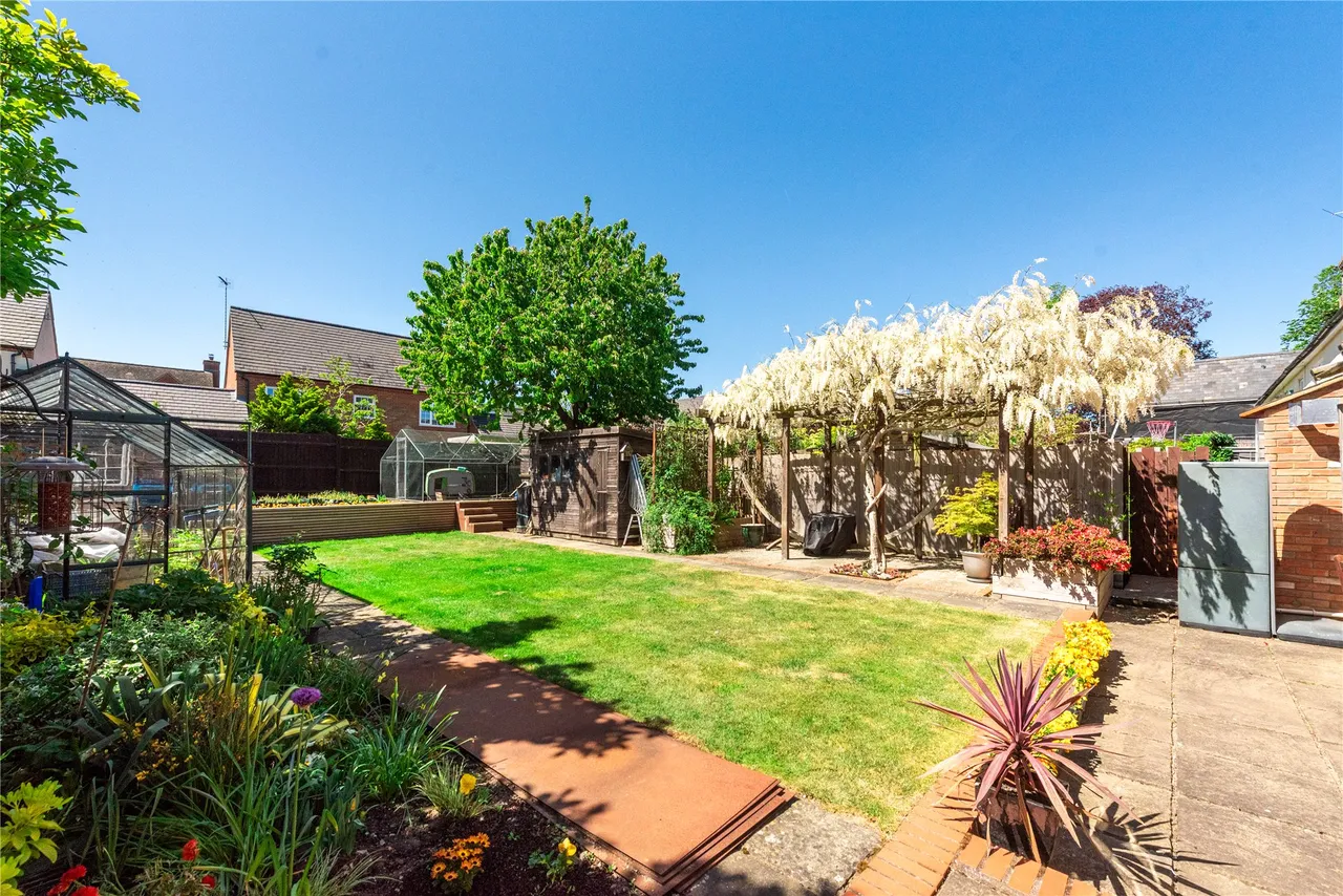 London Road, Broughton, MK10, photo 18
