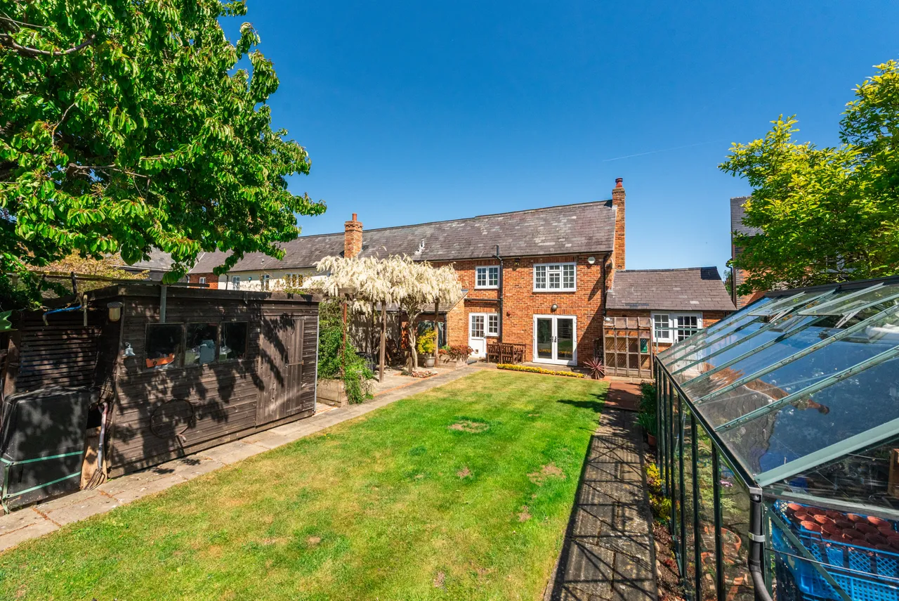 London Road, Broughton, MK10, photo 21