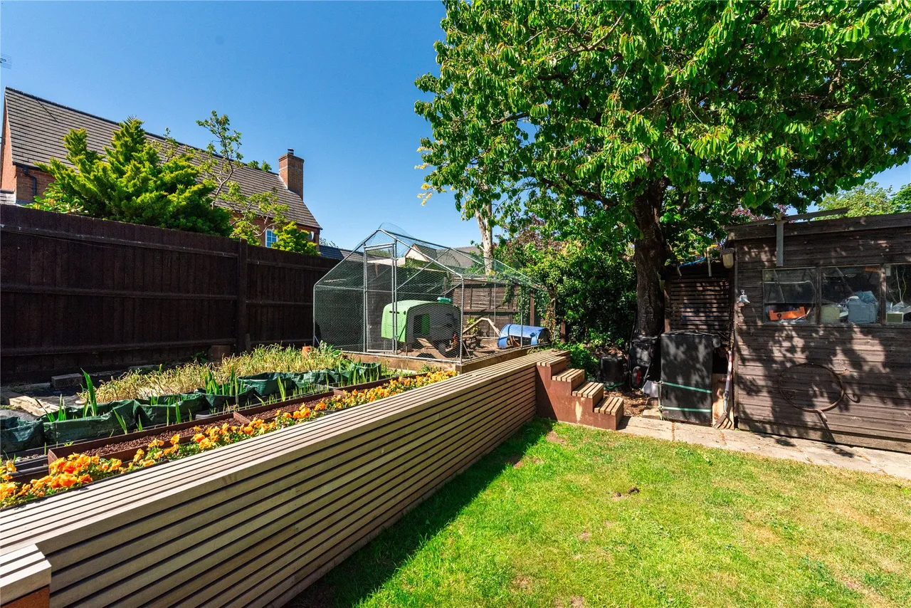 London Road, Broughton, MK10, photo 17