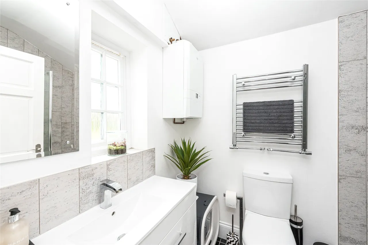 London Road, Broughton, MK10, photo 9